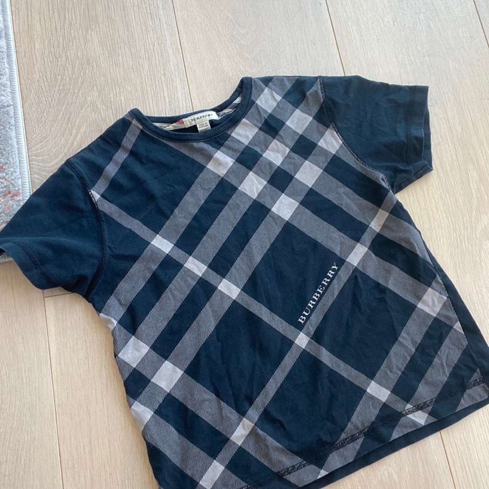 Burberry tee